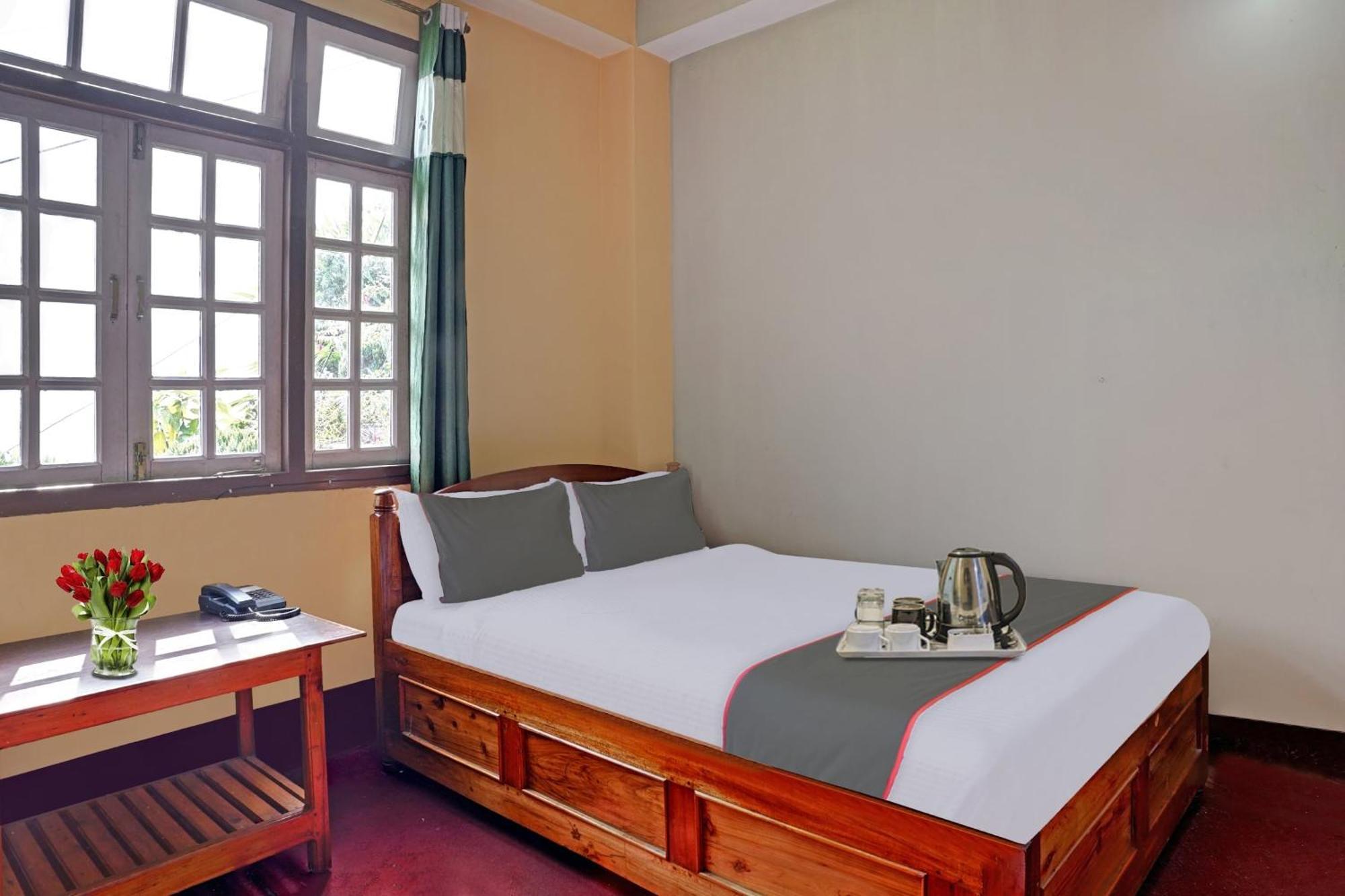 Capital O Basera Resort Padamchen Экстерьер фото
